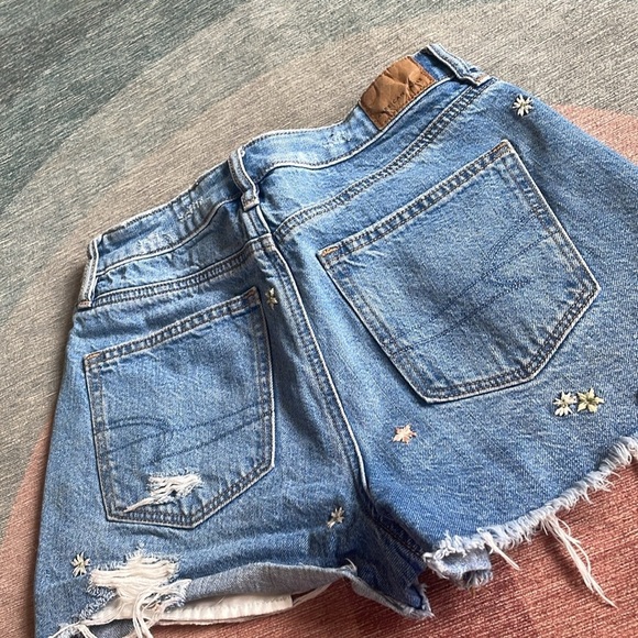 American Eagle Floral Dainty Embroidered Denim Shorts - Picture 11 of 11